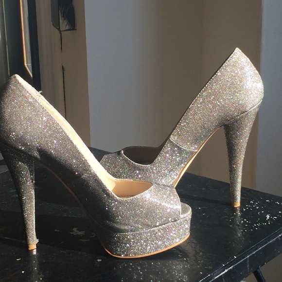 Colin Stuart shimmering gold and Black Platform Heels - Picture 2 of 6